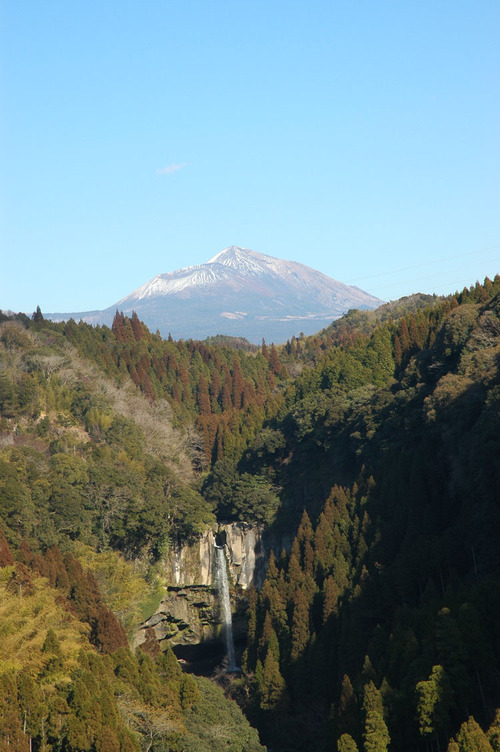 犬飼の滝と高千穂峰
